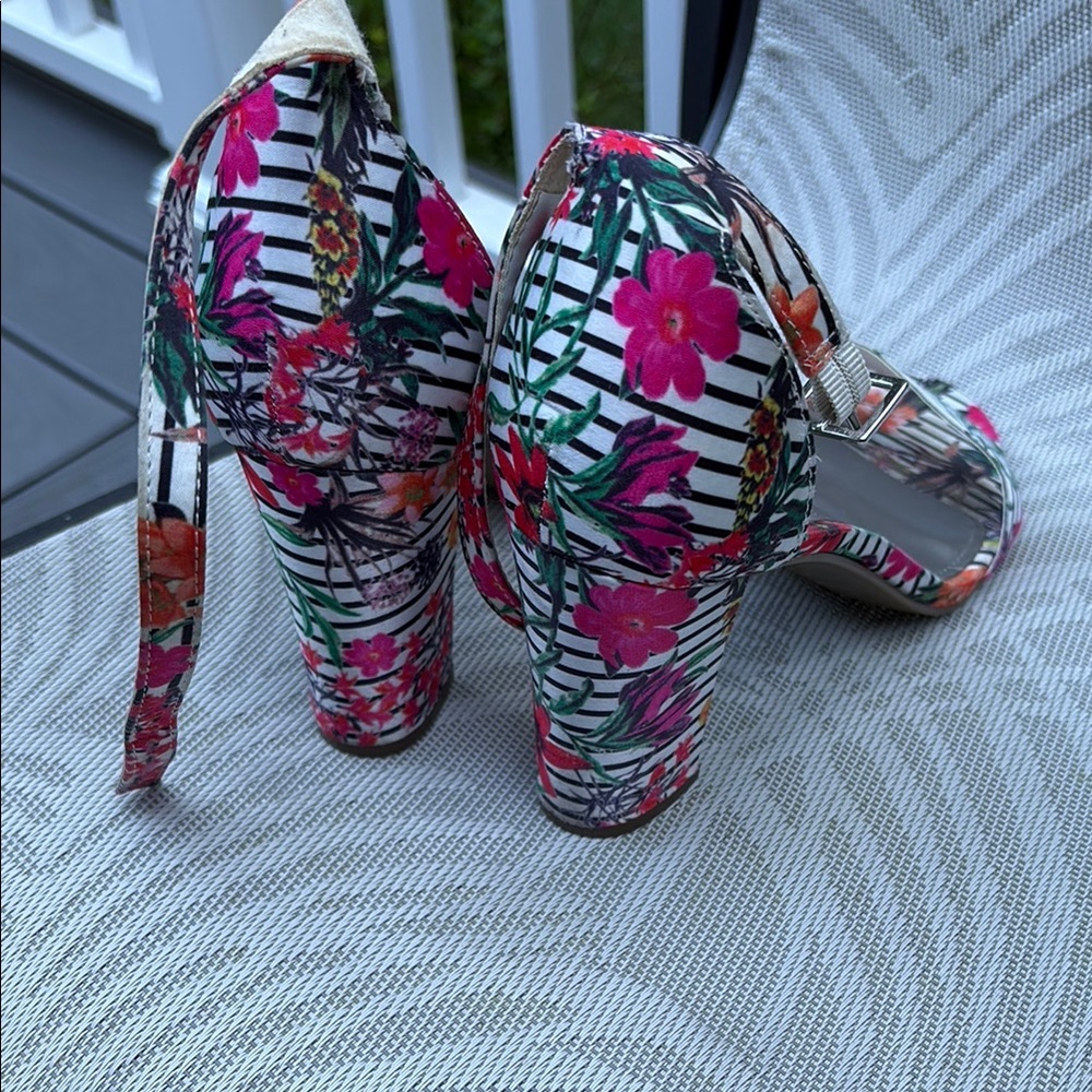 Worthington Pink, Red and Green Heels - Picture 3 of 8